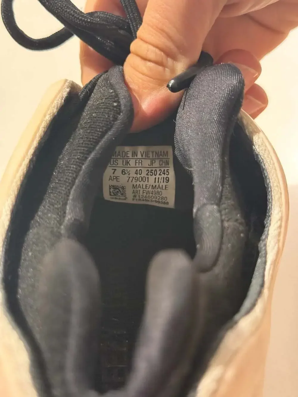 Adidas Yeezy 700 V3 Azael Size 7